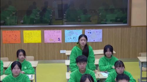 《二十四节气里的曼妙风景——学习描写景物》部编版语文八年级上册课堂教学实录视频-执教：胡老师