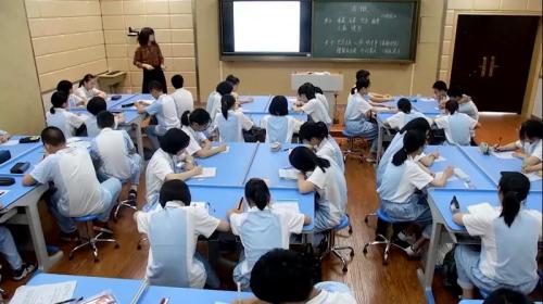 《课外古诗词诵读 式微》部编版语文八年级下册课堂教学视频实录-执教老师-严新积