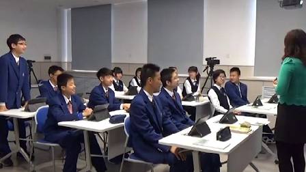 人教版初中思想品德八下《同样的权利　同样的爱护》天津陈雅芳