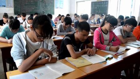 人教课标版物理 八下-7.3《重力》教学视频实录-焦作市